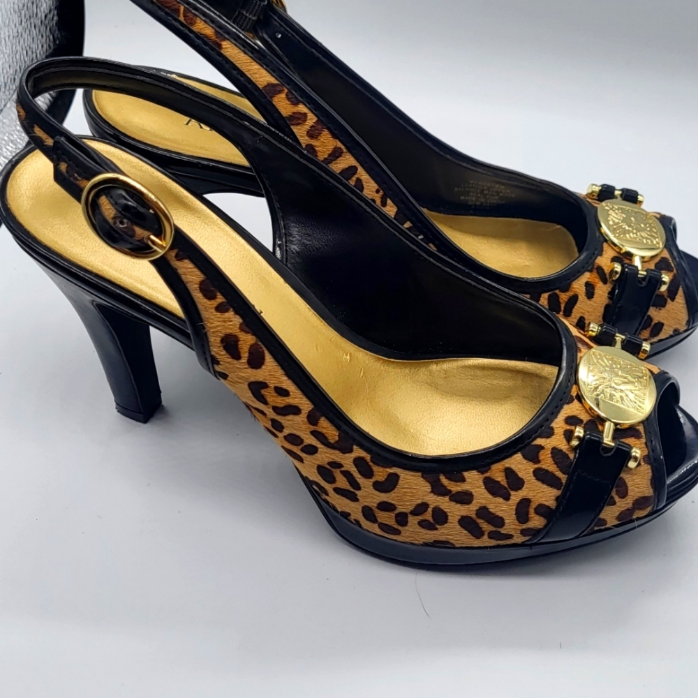Anne Klein Sz.5.5,Peep Toe Lion Medallion Leopard Print with Black Patent Accent